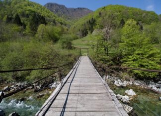 Ile kosztuje skrócenie i podwinięcie zasłon?